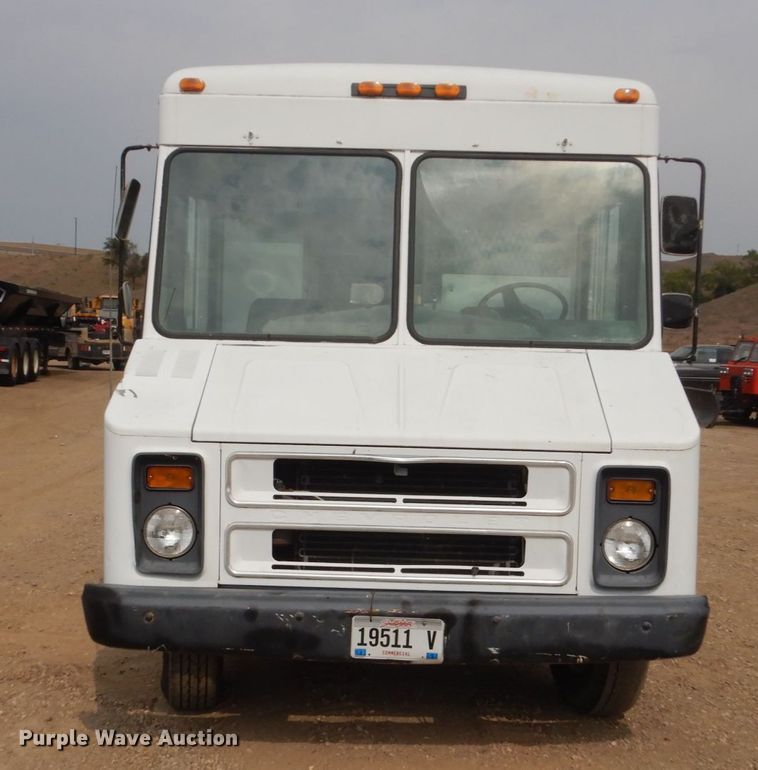 image for item DC8940 1990 Chevrolet P30  delivery truck