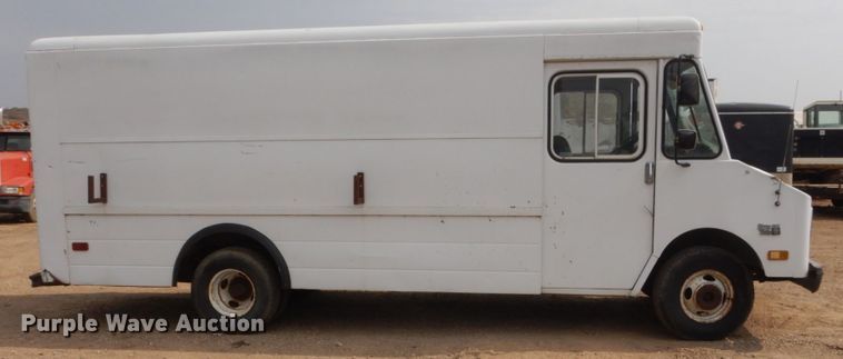 image for item DC8940 1990 Chevrolet P30  delivery truck