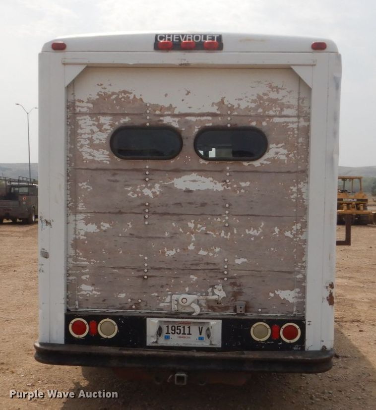 image for item DC8940 1990 Chevrolet P30  delivery truck