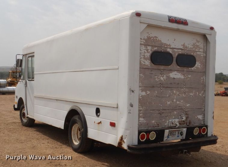 image for item DC8940 1990 Chevrolet P30  delivery truck