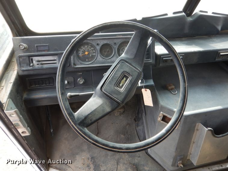 image for item DC8940 1990 Chevrolet P30  delivery truck