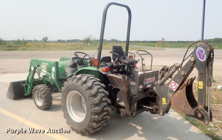 image for item DE0768 Montana 2740  MFWD tractor