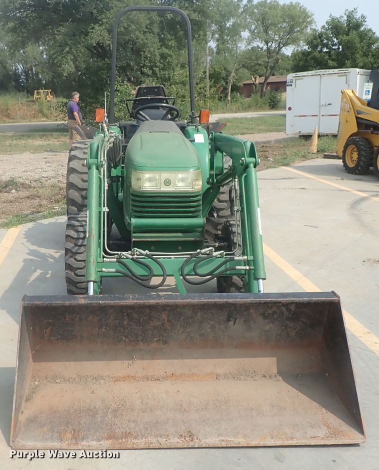 image for item DE0768 Montana 2740  MFWD tractor