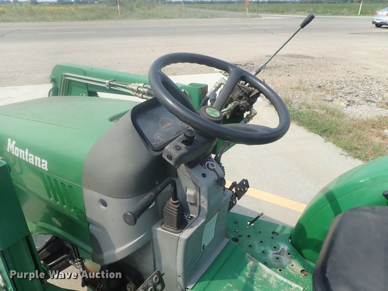 image for item DE0768 Montana 2740  MFWD tractor