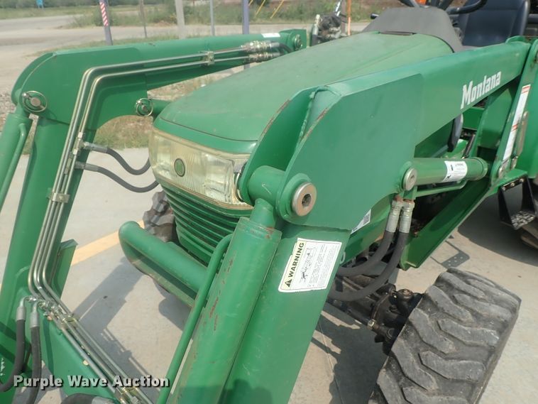 image for item DE0768 Montana 2740  MFWD tractor