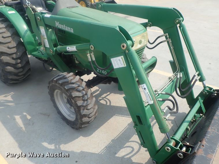 image for item DE0768 Montana 2740  MFWD tractor