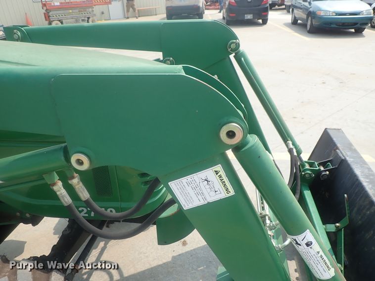 image for item DE0768 Montana 2740  MFWD tractor