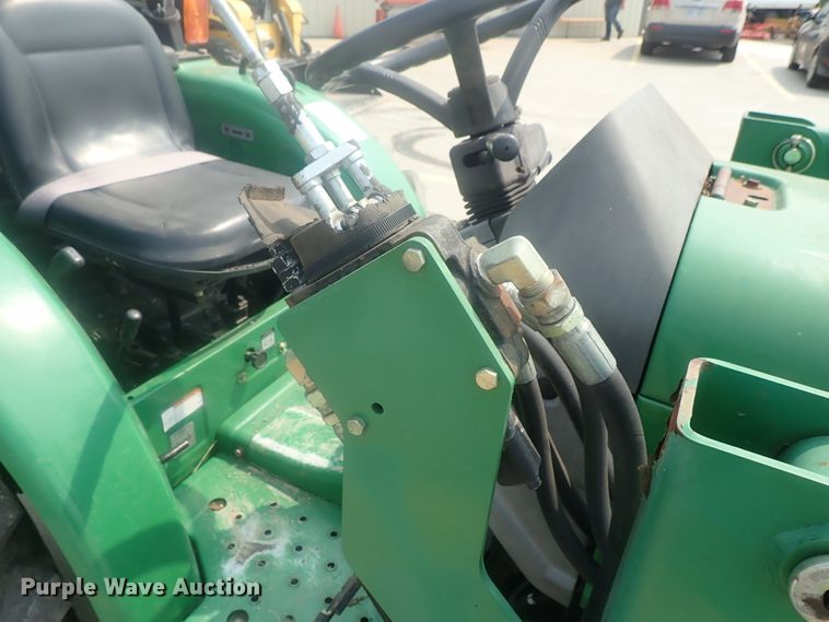 image for item DE0768 Montana 2740  MFWD tractor