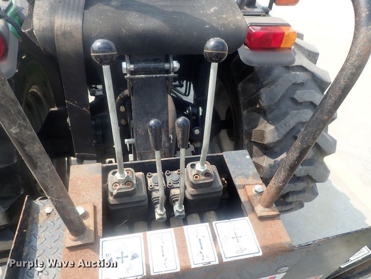 image for item DE0768 Montana 2740  MFWD tractor