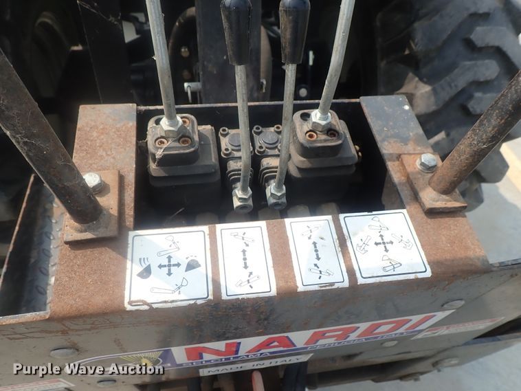 image for item DE0768 Montana 2740  MFWD tractor