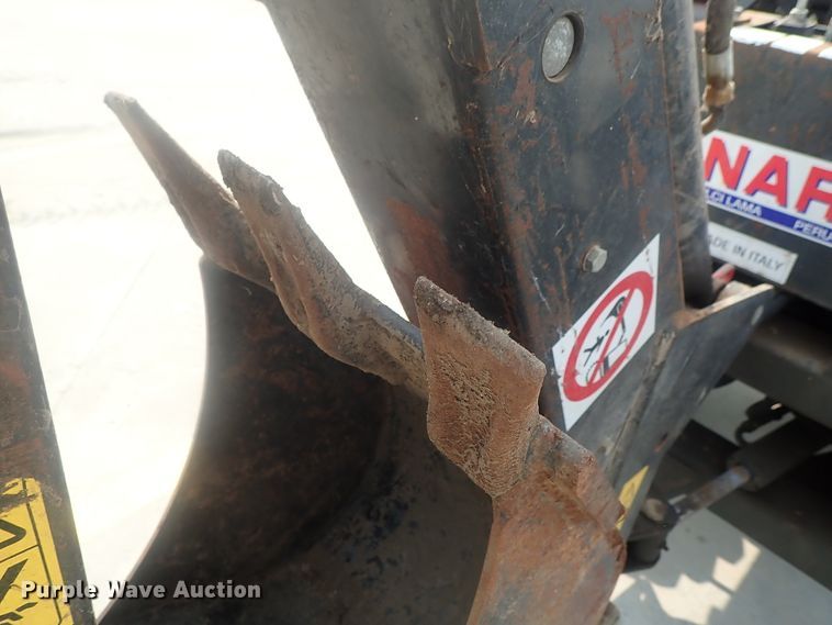 image for item DE0768 Montana 2740  MFWD tractor