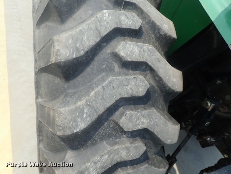 image for item DE0768 Montana 2740  MFWD tractor