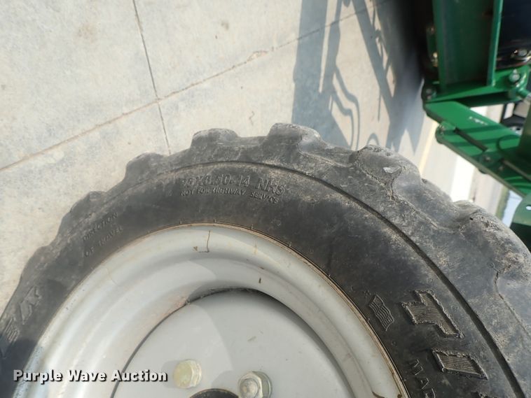 image for item DE0768 Montana 2740  MFWD tractor