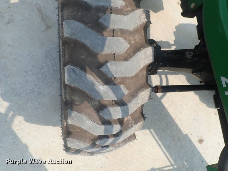 image for item DE0768 Montana 2740  MFWD tractor