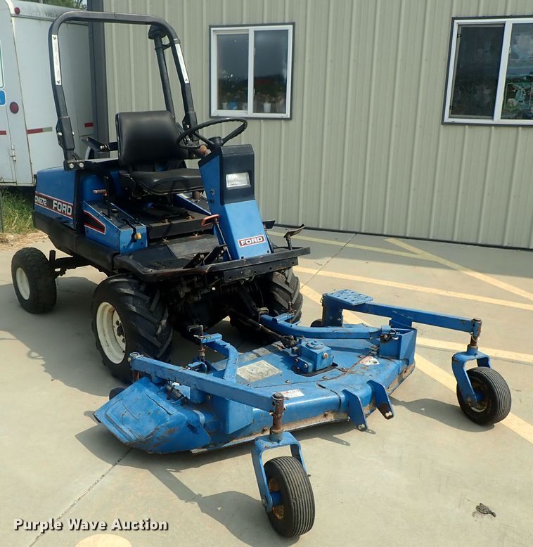 image for item DE0771 Ford CM272 lawn mower