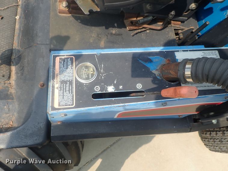 image for item DE0771 Ford CM272 lawn mower