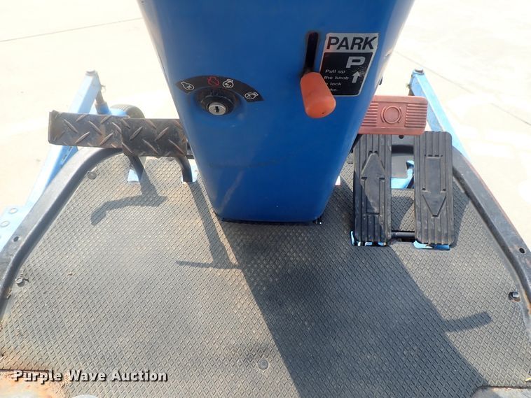 image for item DE0771 Ford CM272 lawn mower