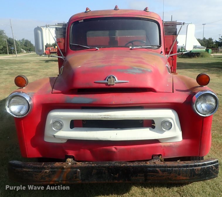 image for item DE0815 1956 International S160  grain truck