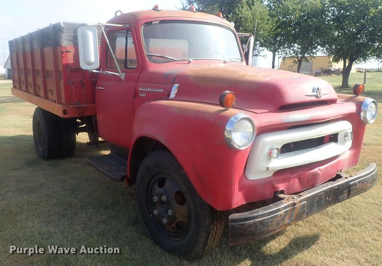 image for item DE0815 1956 International S160  grain truck