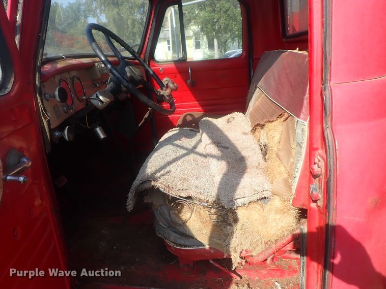 image for item DE0815 1956 International S160  grain truck