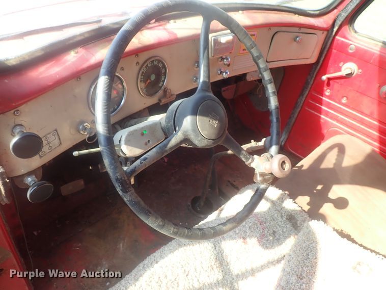 image for item DE0815 1956 International S160  grain truck