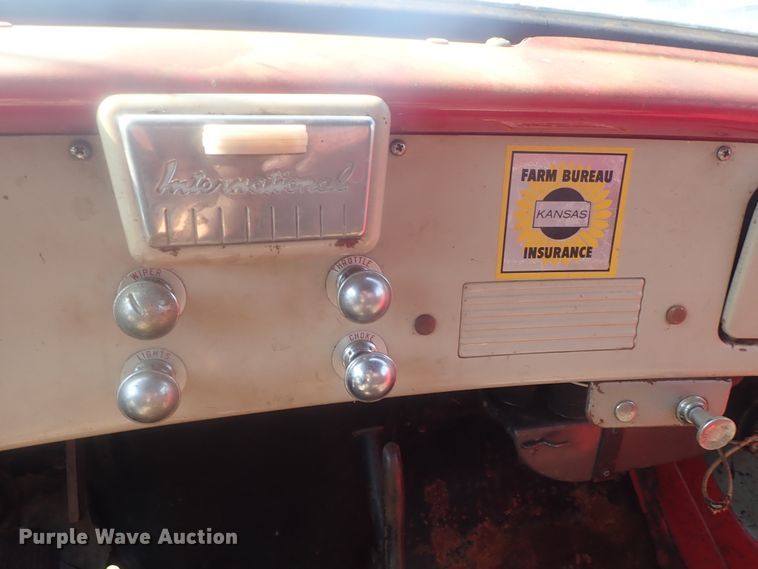 image for item DE0815 1956 International S160  grain truck