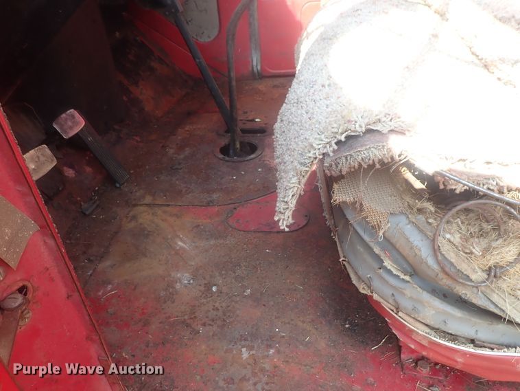 image for item DE0815 1956 International S160  grain truck