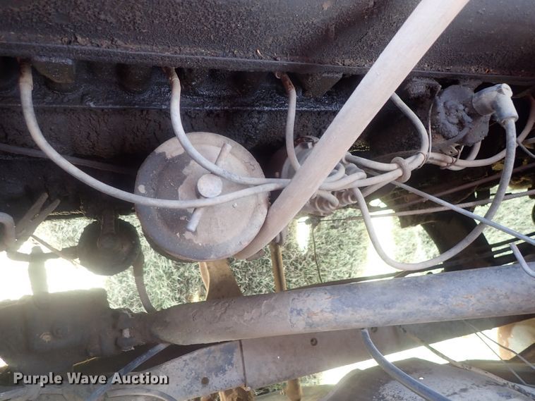 image for item DE0815 1956 International S160  grain truck