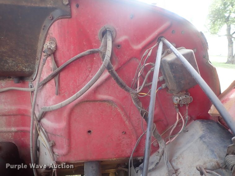 image for item DE0815 1956 International S160  grain truck