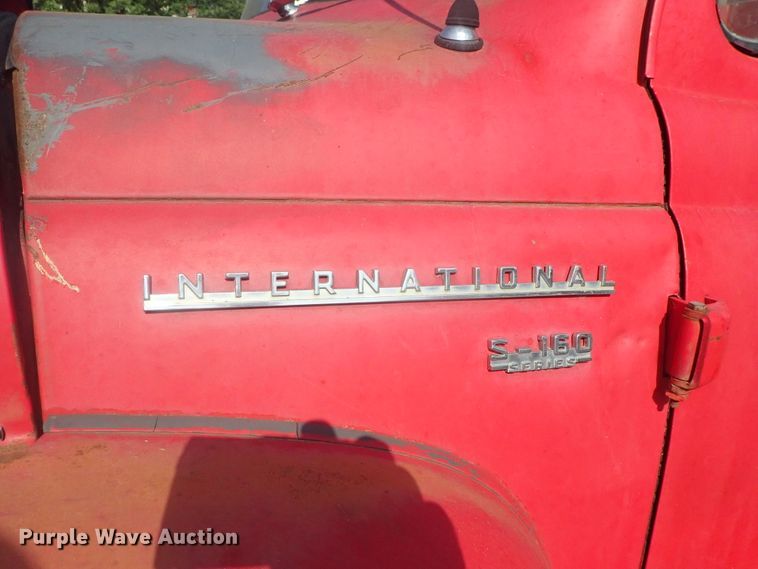 image for item DE0815 1956 International S160  grain truck
