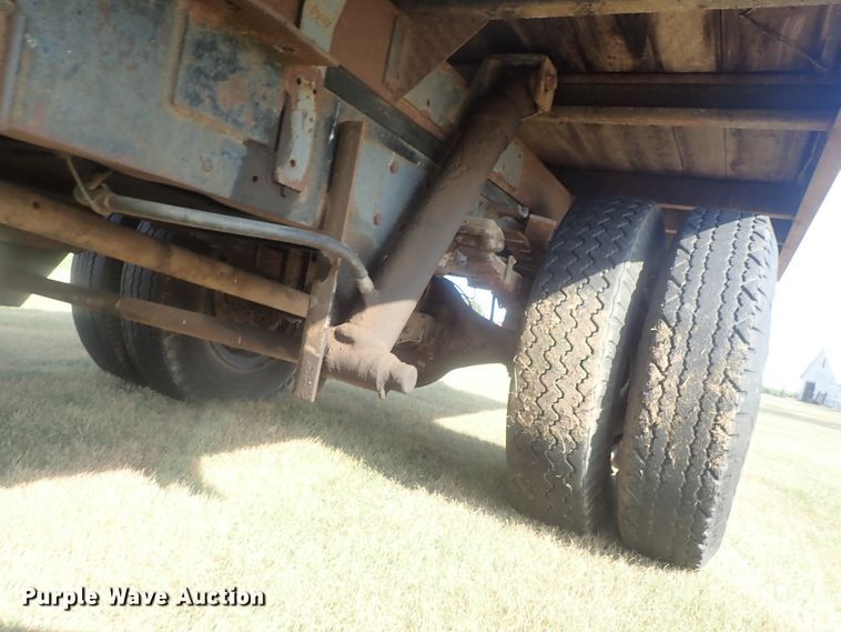 image for item DE0815 1956 International S160  grain truck