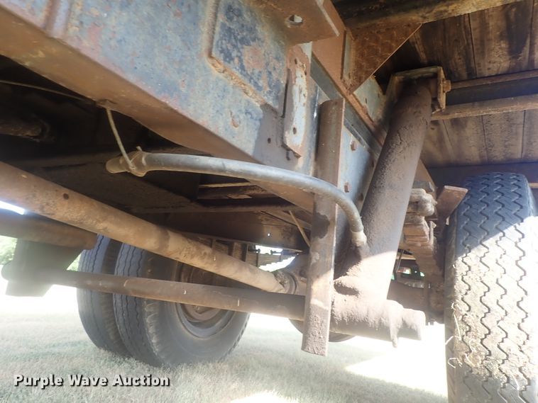 image for item DE0815 1956 International S160  grain truck