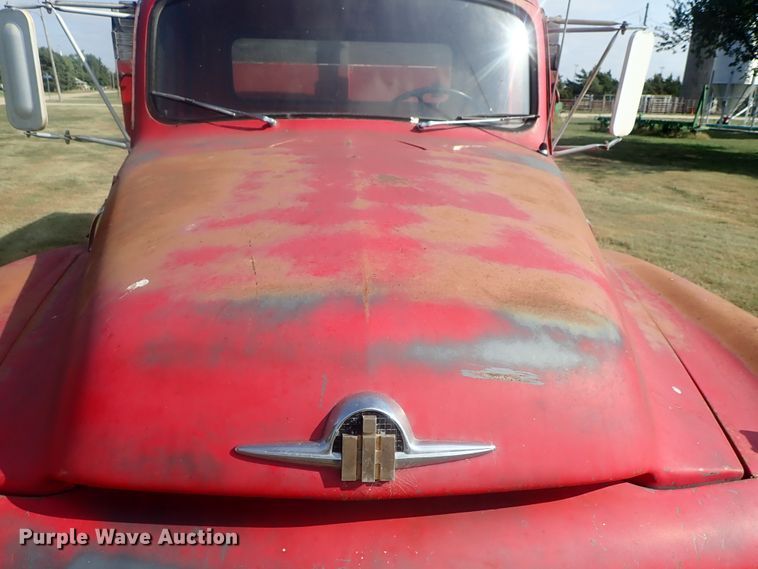 image for item DE0815 1956 International S160  grain truck