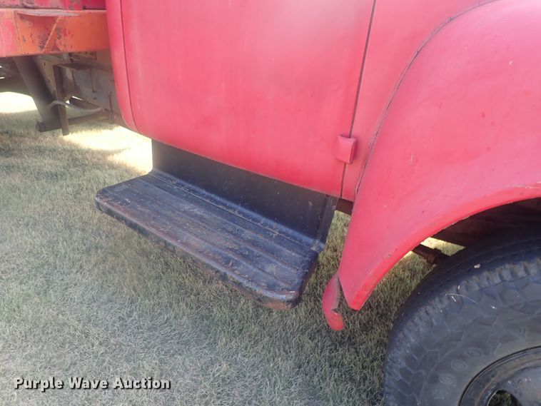 image for item DE0815 1956 International S160  grain truck