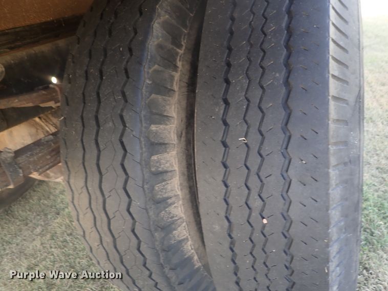 image for item DE0815 1956 International S160  grain truck