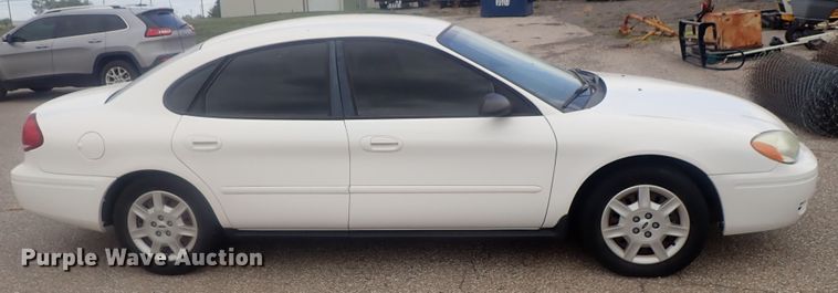image for item DE0816 2005 Ford Taurus