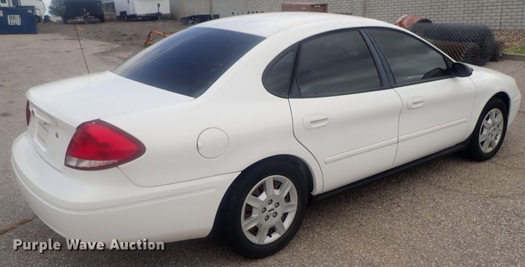 image for item DE0816 2005 Ford Taurus