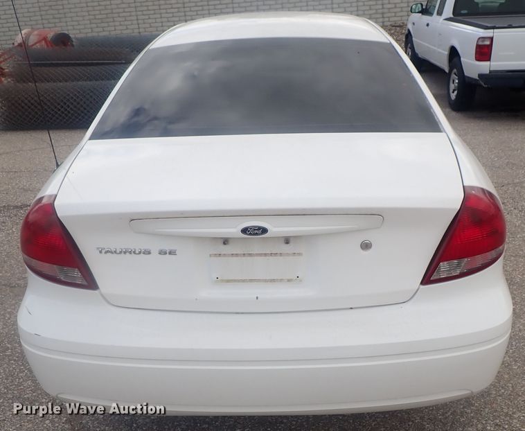 image for item DE0816 2005 Ford Taurus