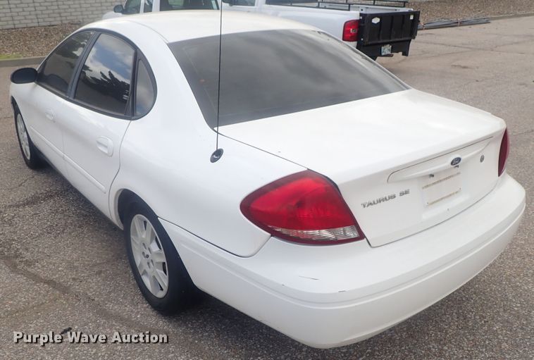 image for item DE0816 2005 Ford Taurus