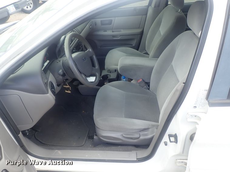 image for item DE0816 2005 Ford Taurus