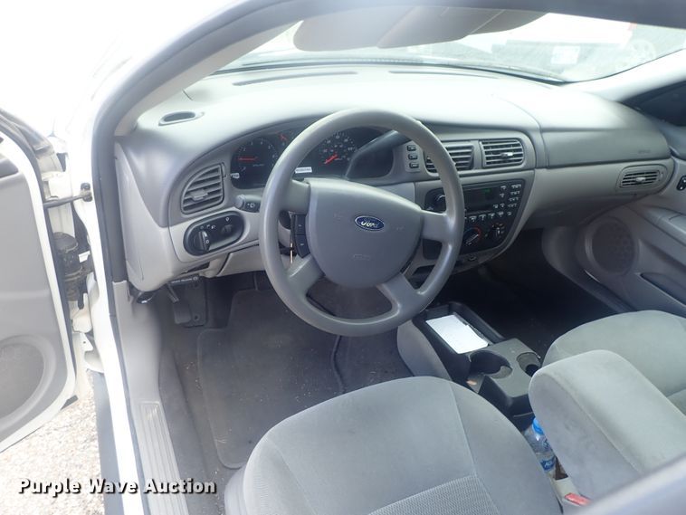 image for item DE0816 2005 Ford Taurus