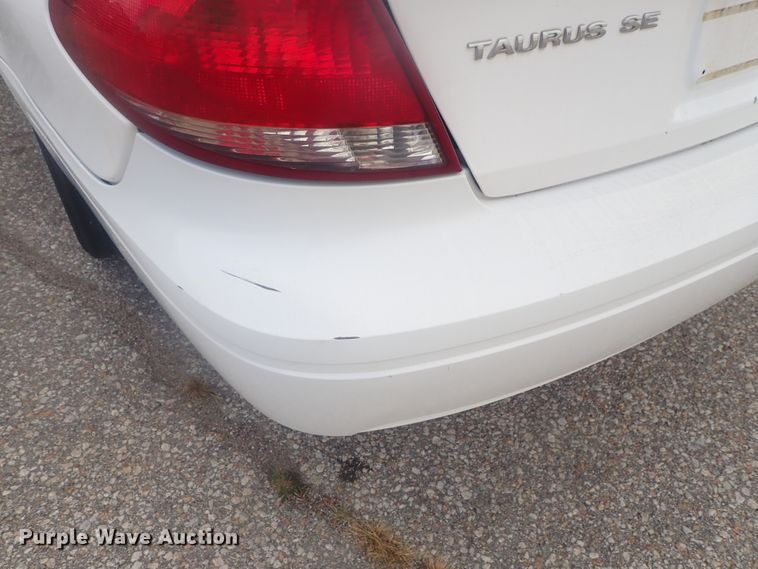 image for item DE0816 2005 Ford Taurus