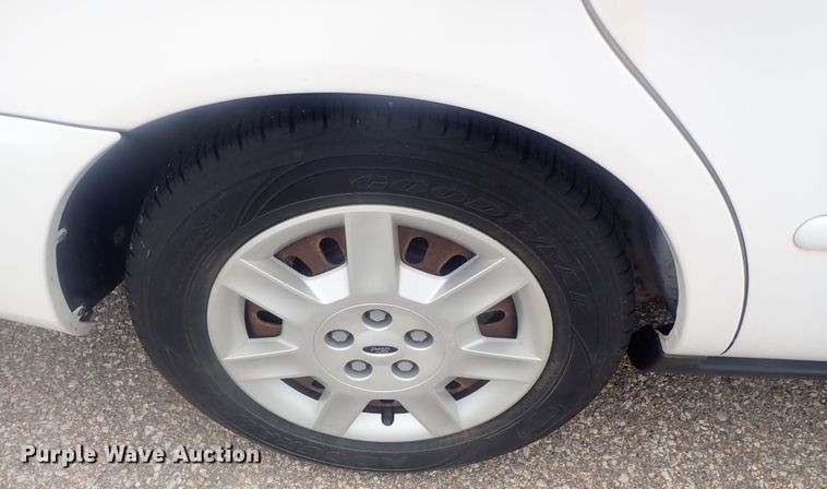 image for item DE0816 2005 Ford Taurus