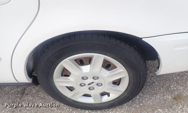 image for item DE0816 2005 Ford Taurus