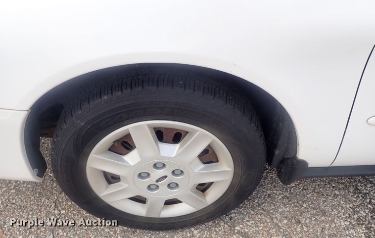 image for item DE0816 2005 Ford Taurus