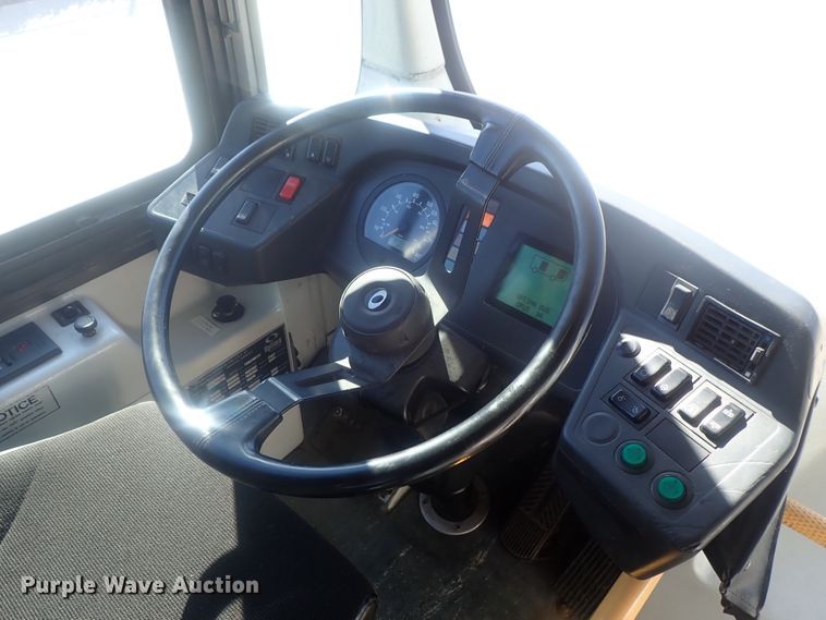 image for item DE0828 2006 Optima LFB-34  coach bus