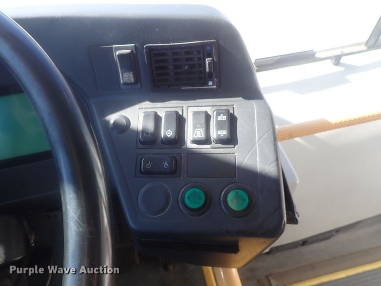 image for item DE0828 2006 Optima LFB-34  coach bus