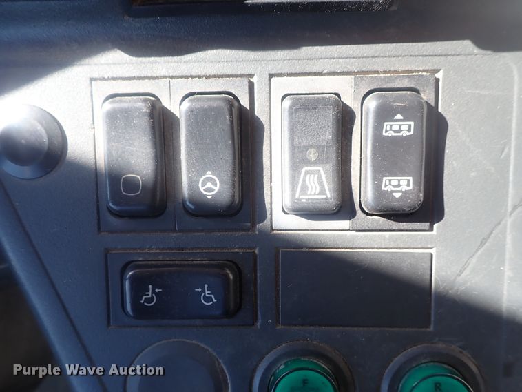 image for item DE0828 2006 Optima LFB-34  coach bus