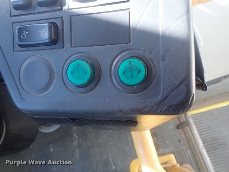 image for item DE0828 2006 Optima LFB-34  coach bus