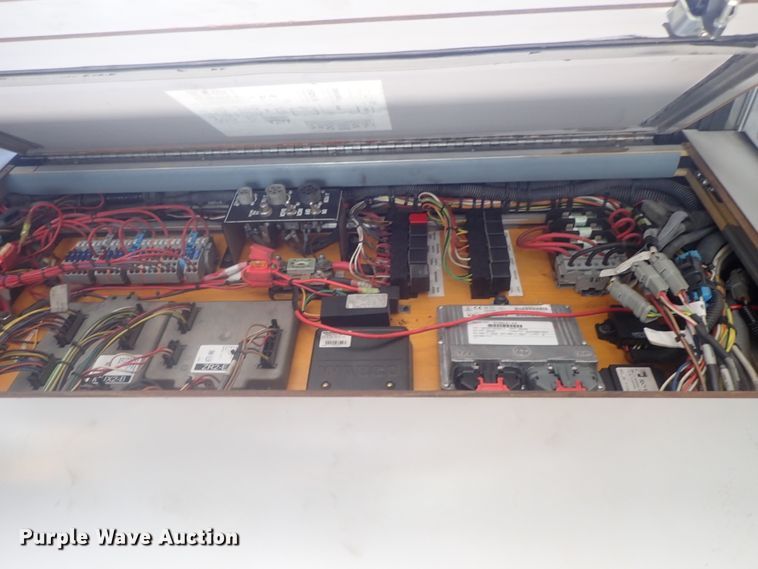 image for item DE0828 2006 Optima LFB-34  coach bus